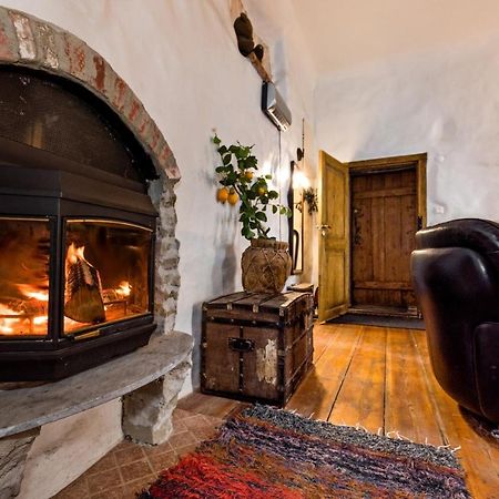 Historical Two-Bedroom Apartment With Sauna, Jacuzzi And Fireplace Tallinn Ngoại thất bức ảnh