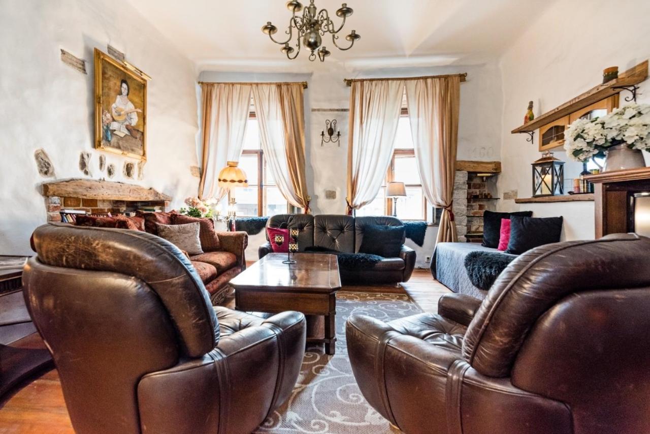 Historical Two-Bedroom Apartment With Sauna, Jacuzzi And Fireplace Tallinn Ngoại thất bức ảnh
